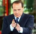 Numărul de telefon al lui Berlusconi, prezentat la TV de o damă de companie, cu care a împărţit patul (VIDEO)